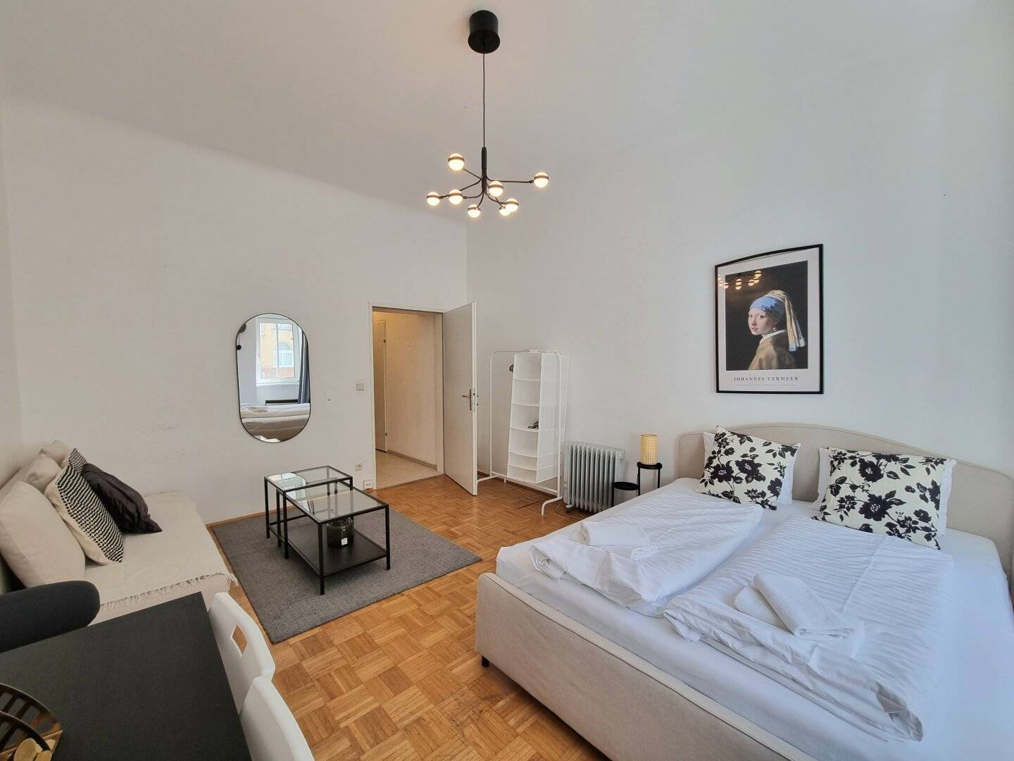 Tolle Lage Nahe Hernalser Hauptstr. - Großzügige 1 Zimmer Altbauwohnung - Bahnhof Hernals in der Nähe