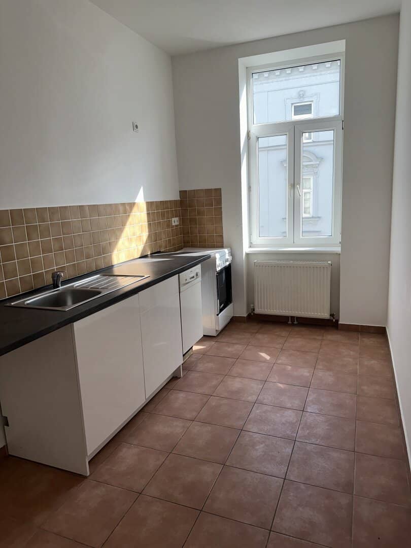 Altbauwohnung nahe U1 Reumannplatz hell ruhig