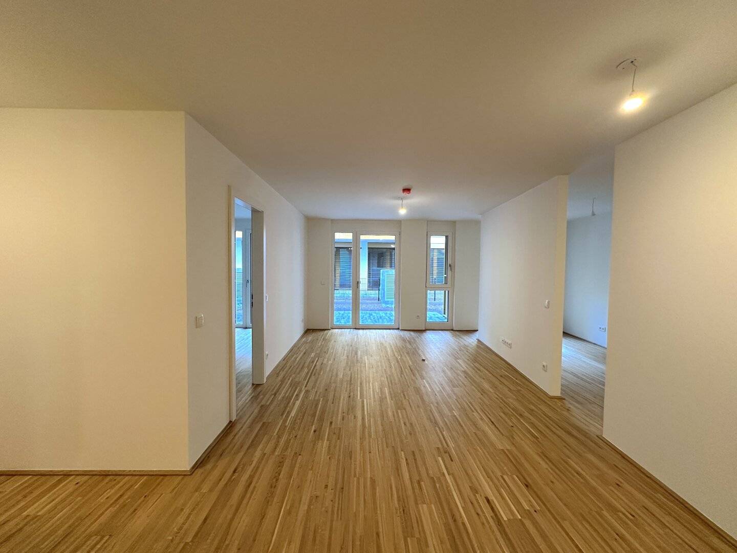Wohnung Erstbezug mit Garten und Küche