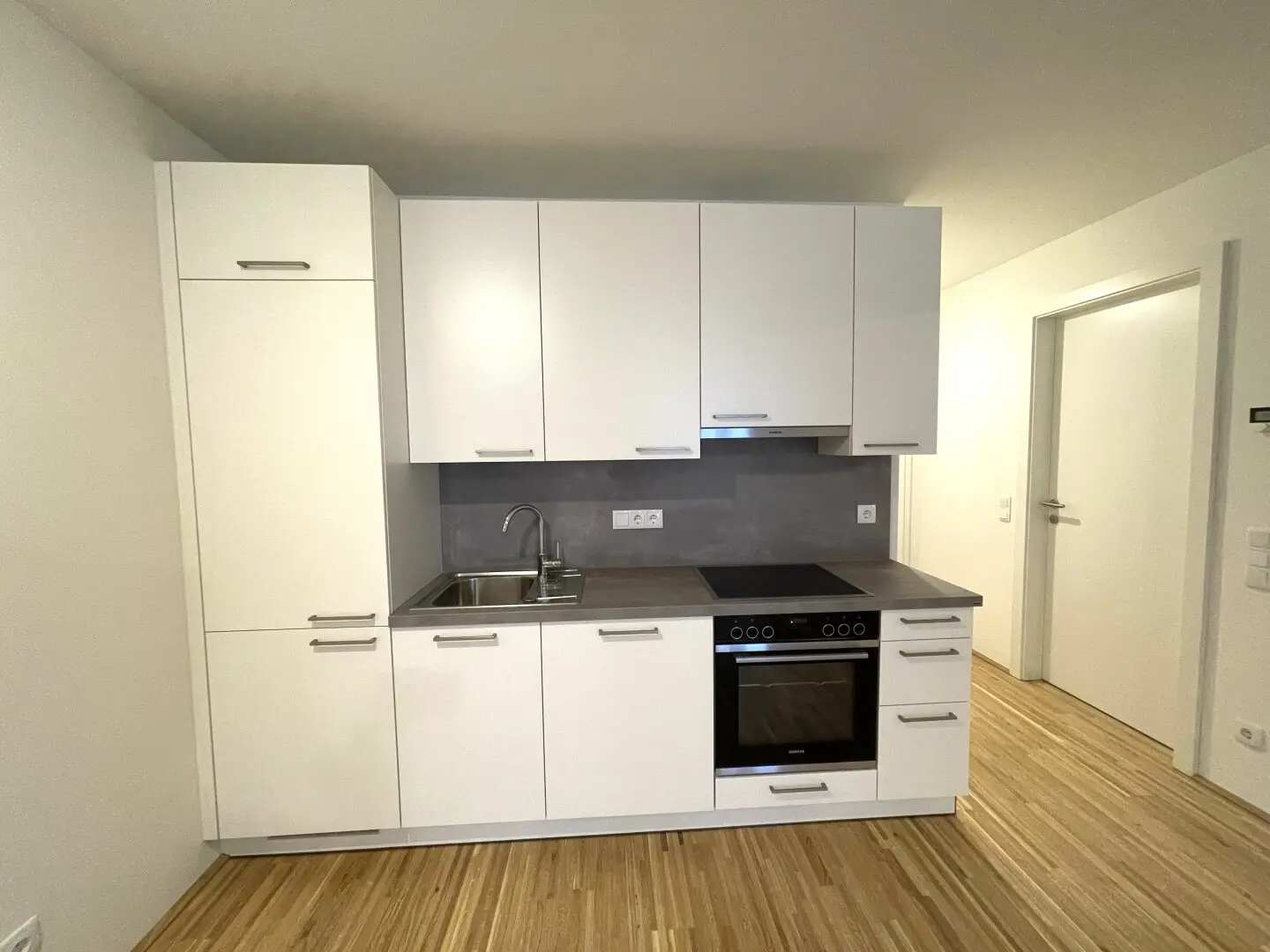 Well laid-out 2-room garden apartment in sought-after location near Kagraner Platz first occupancy and commission-free