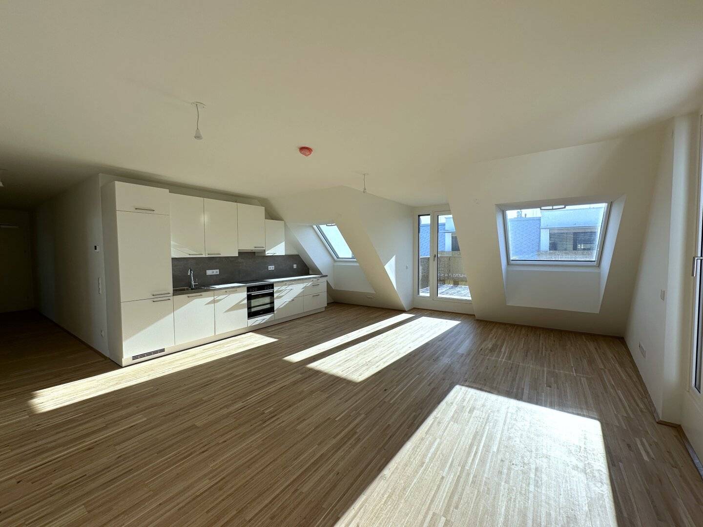 Dachgeschosswohnung Erstbezug Terrasse nahe U1 Kagraner Platz