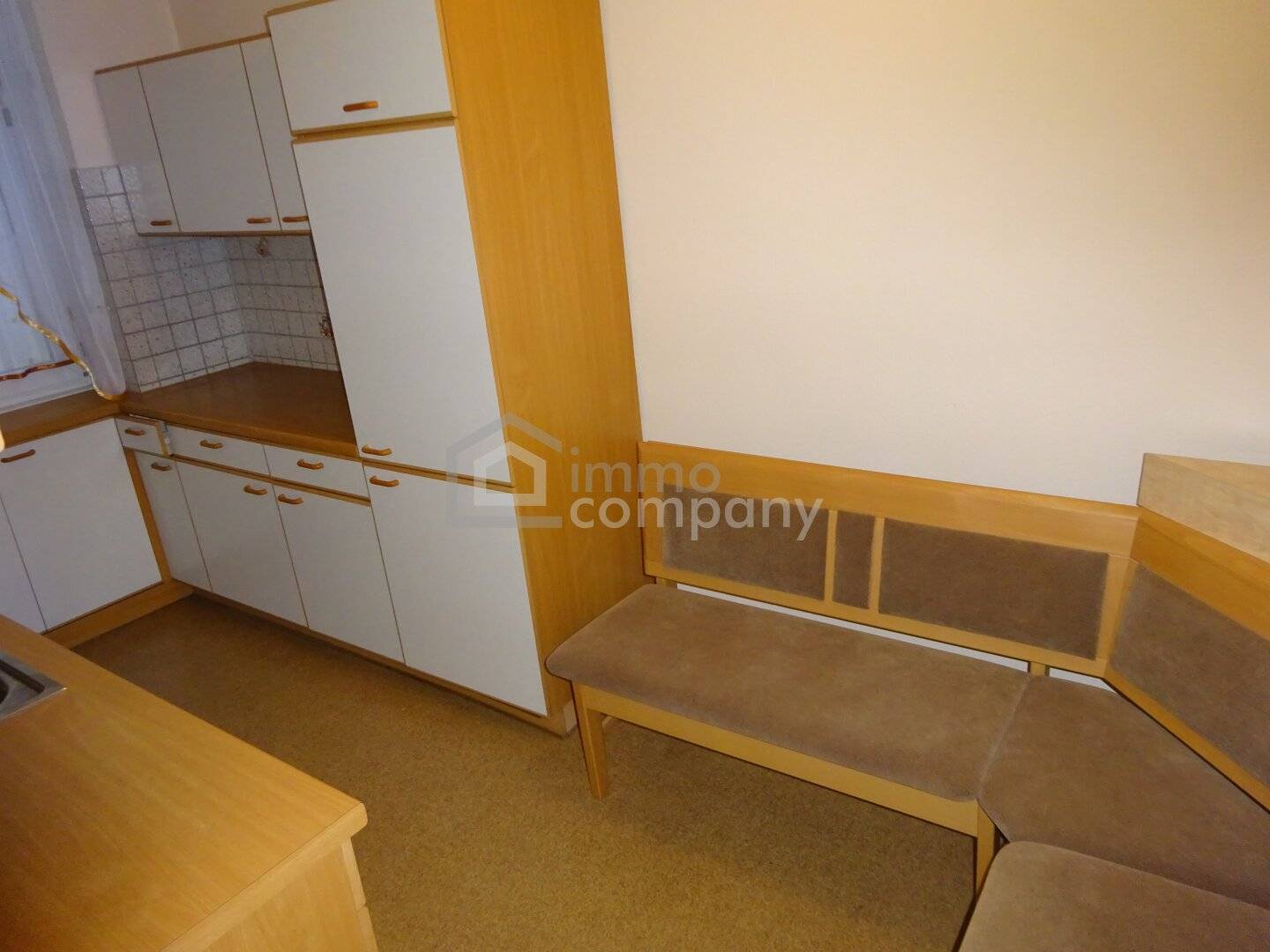 Brightly lit well maintained apartment with elevator