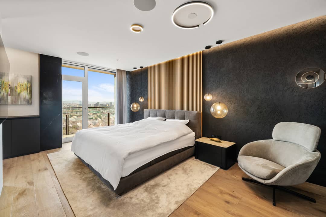 Penthouse in TrIIIple with marble floors balcony