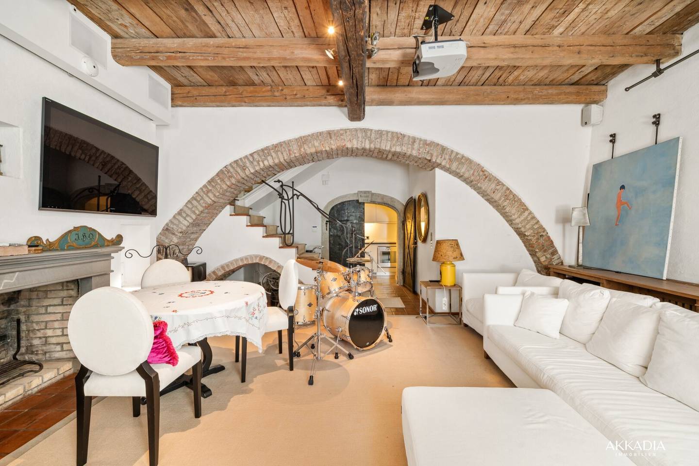 Exclusive refuge with pool and garden in an absolute quiet location