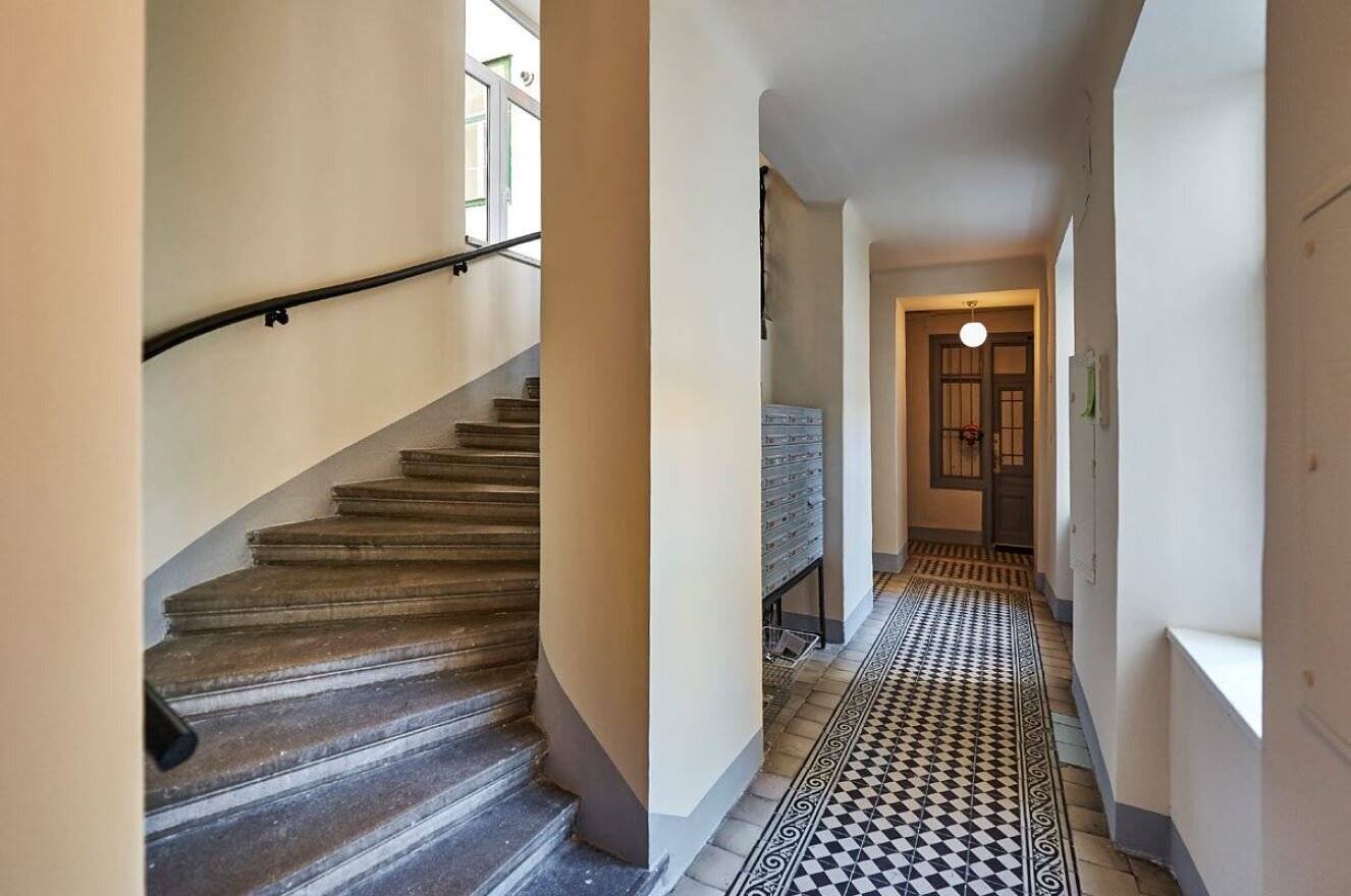 Building-approved raw attic and tiny house in prime location of the 3rd district