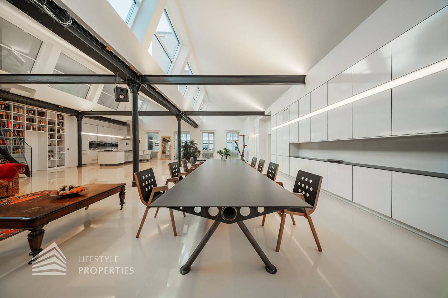Einzigartige 5-Zimmer Loftwohnung mit Terrasse und Werkstatt im 6. Bezirk