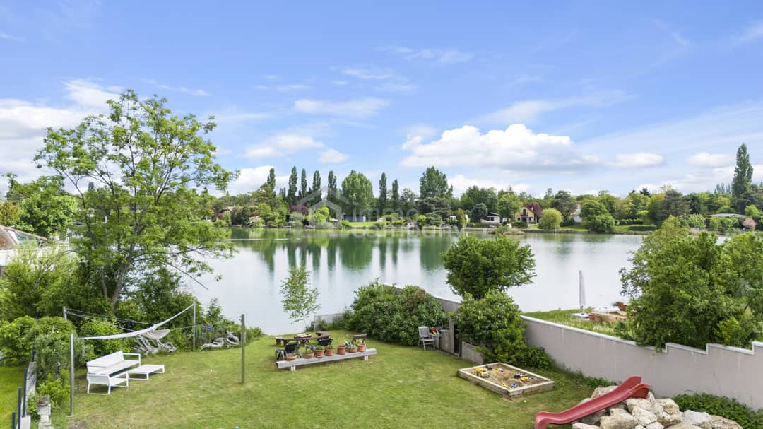 Luxuriöses Seehaus in Baden mit eigenem Seezugang, 230 m² Wohnfläche