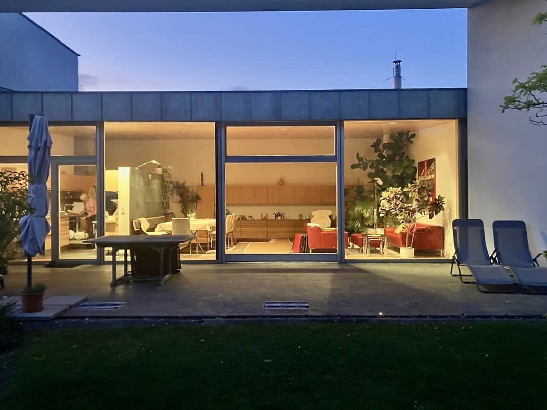 Architekten-Villa in traumhafter Landschaft – ein Rückzugsort mit höchster Wohnqualität.