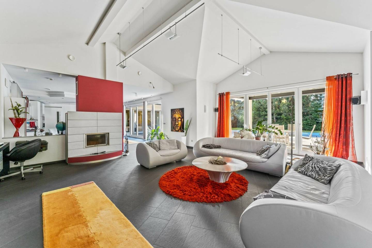 Architekten-Bungalow in Bad Fischau! Im Loftstil | Uneinsehbarer Garten | Pool und Wellnessbereich | Großzügige Garage