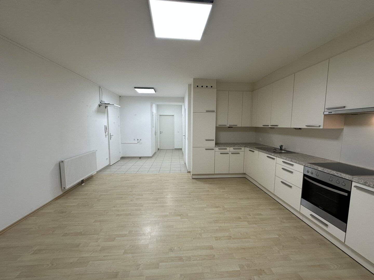 Ground floor apartment with terrace and good transport links