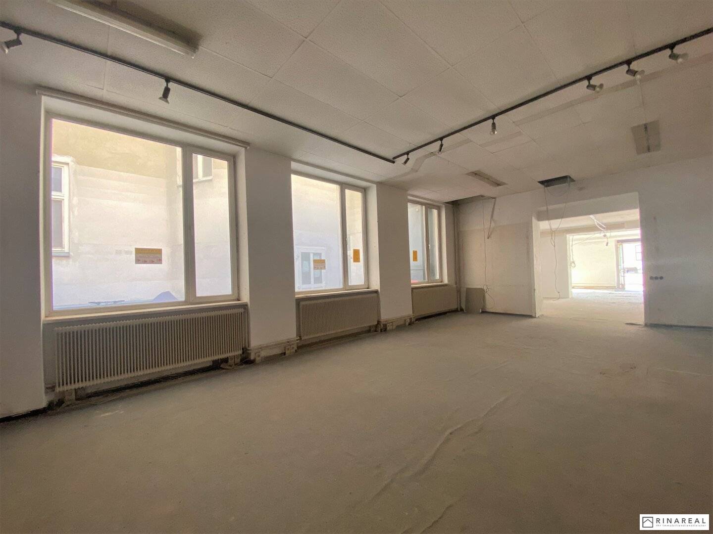 Spacious commercial premises / office / practice | unrenovated | Schönbrunner Straße Grünbergstraße