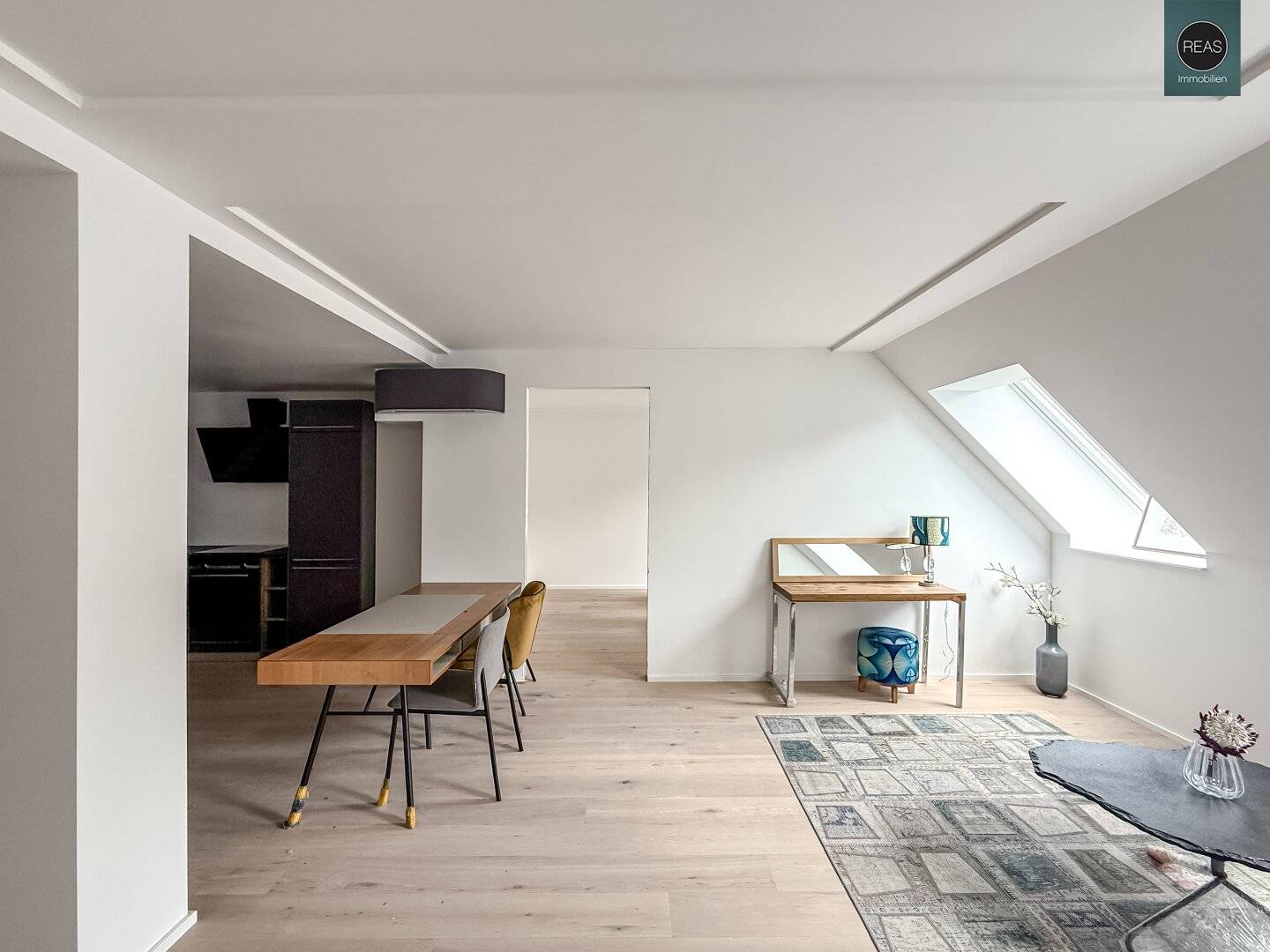 Erstbezug Dachgeschoss-Apartment in Ottakring mit EBK, 67,75 m²