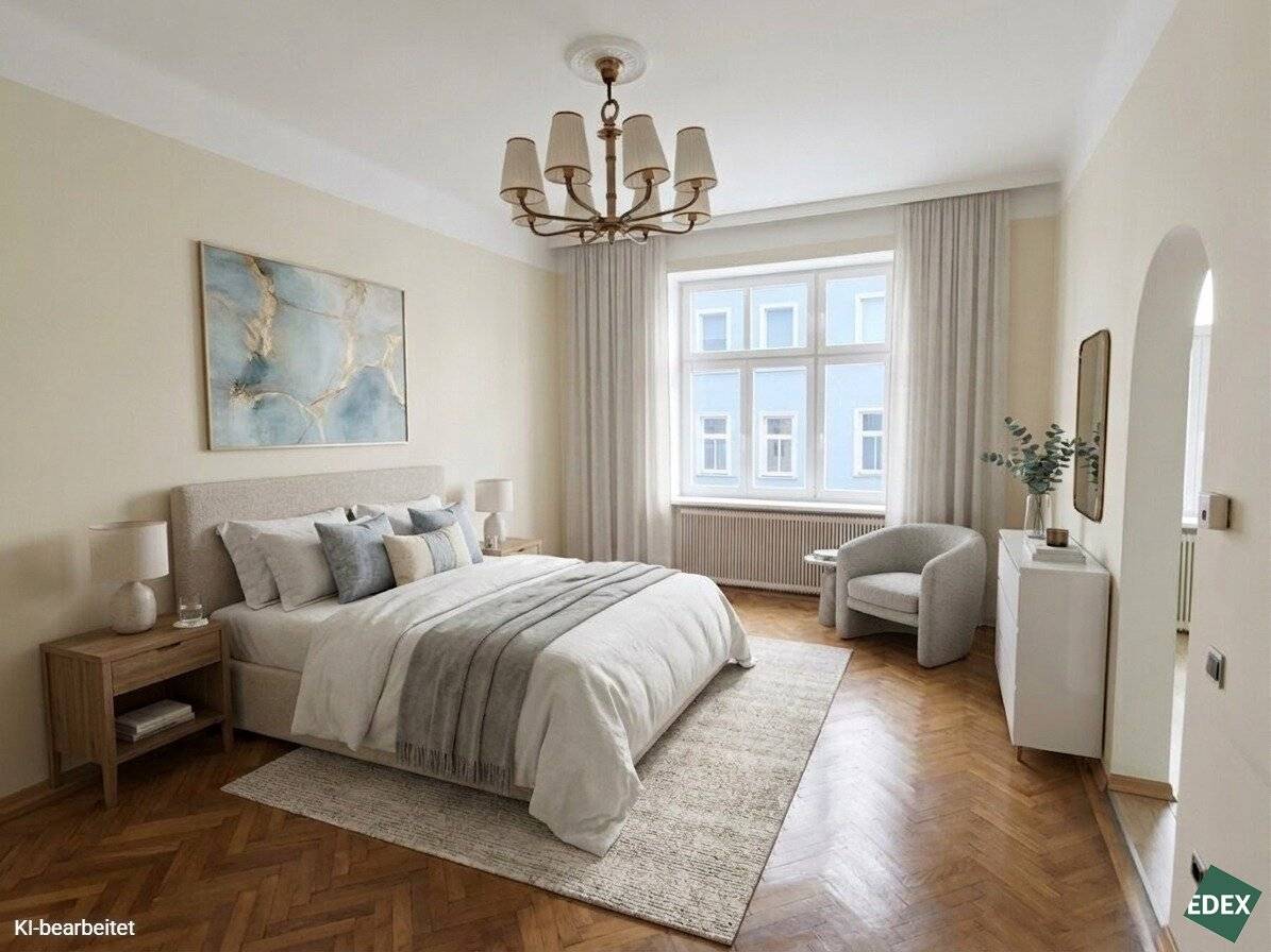 Historic apartment with lift on the first floor