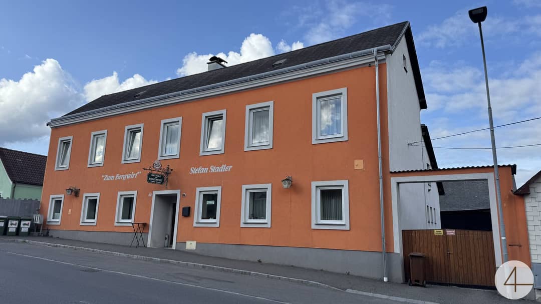 urige Kneipe mit toller Wohnung