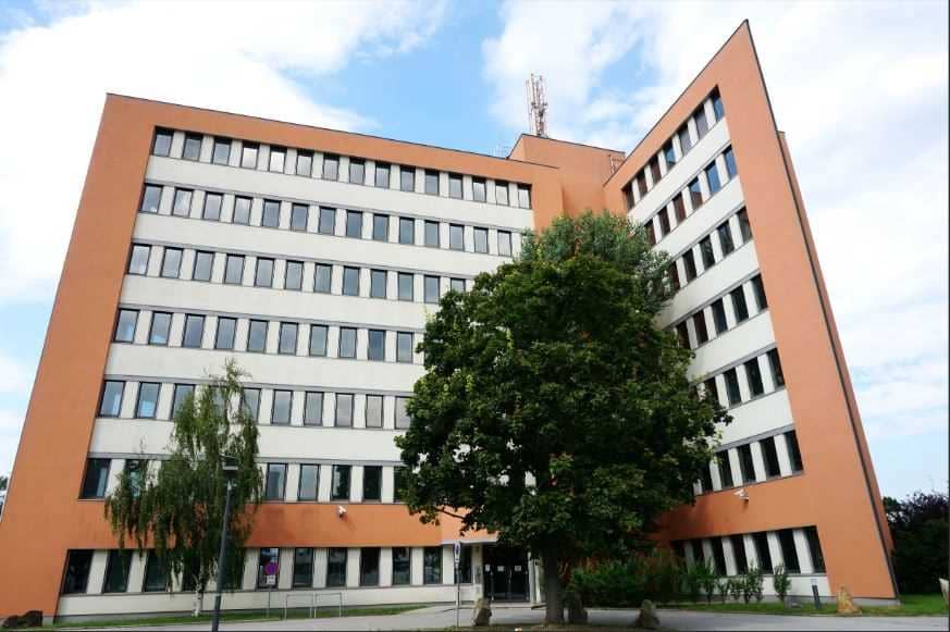 Modernes Bürohaus im 21. Bezirk  Top Sichtbarkeit & Anbindung  Fläche teilbar!