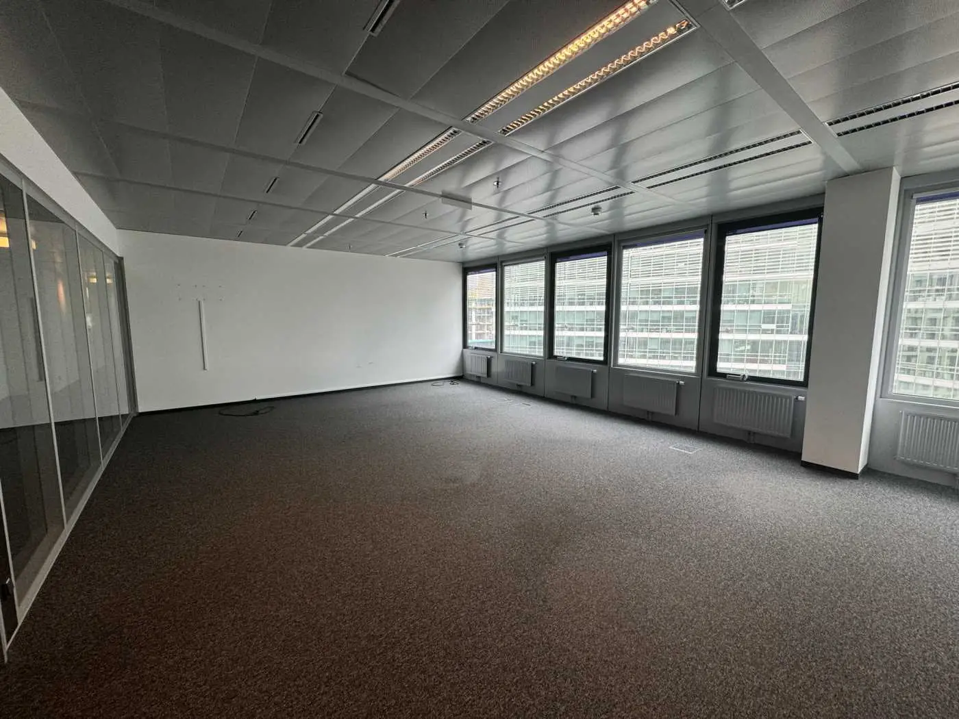 ARES TOWER - moderne Büroflächen!
