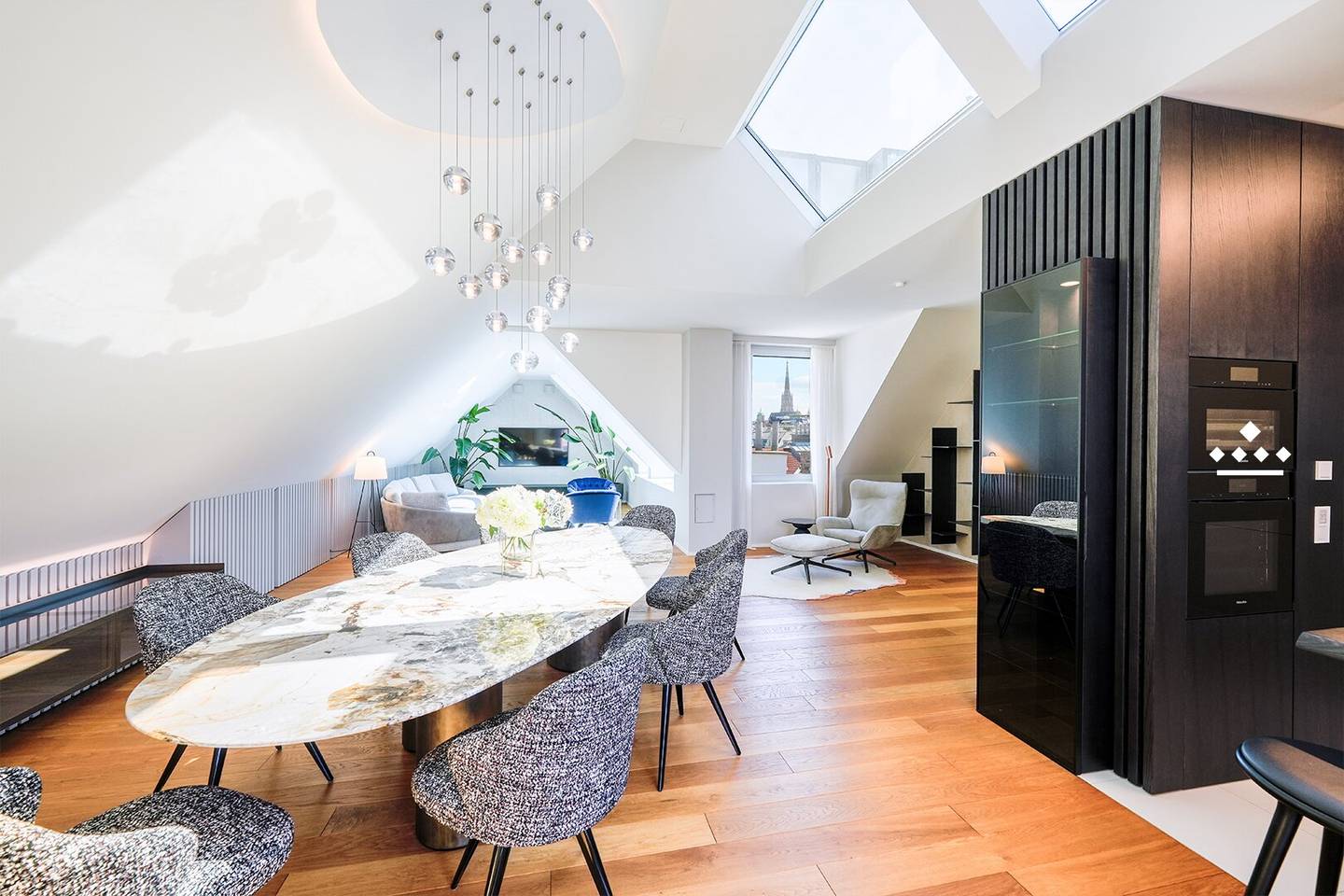 Penthouse with Stephansdom view and garage
