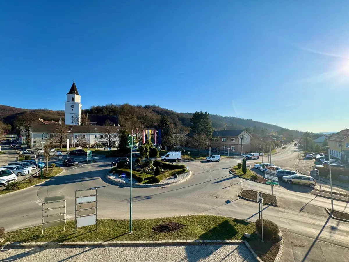 ++ NEU ++ ERSTBEZUG - ZWEI Zimmer mit Terrasse und Küche