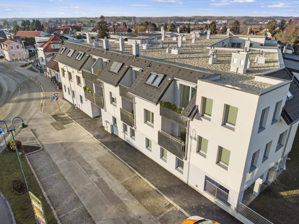 ++ NEU ++ ERSTBEZUG - ZWEI Zimmer mit Terrasse und Küche