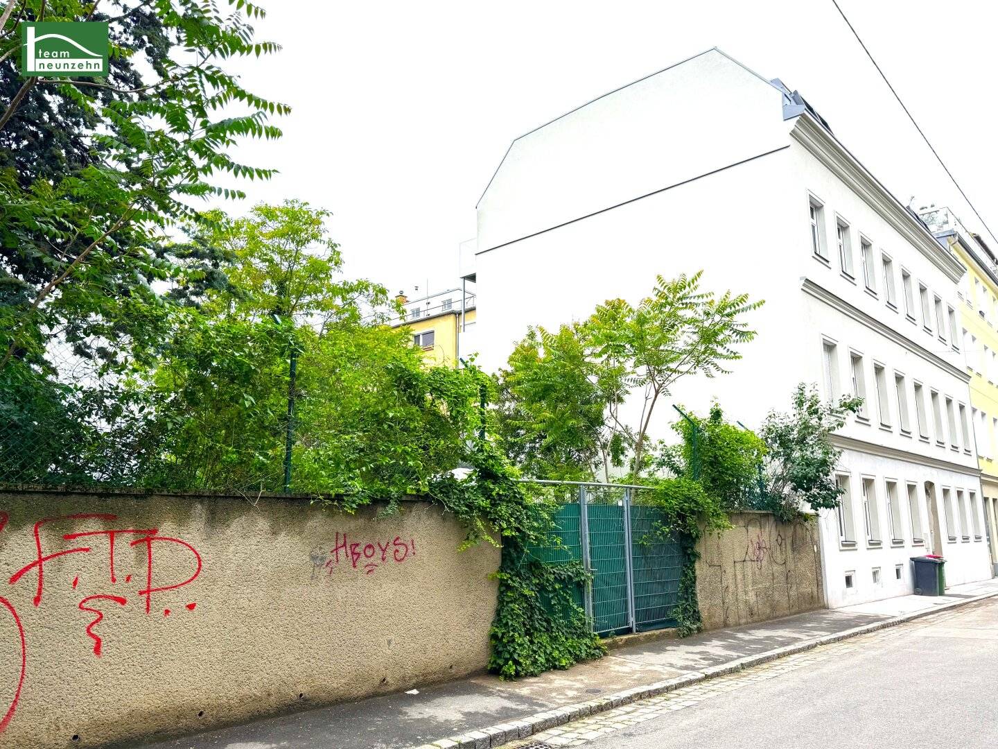 For developers! 1,750m² achievable new-build residential usable area in very good location!
