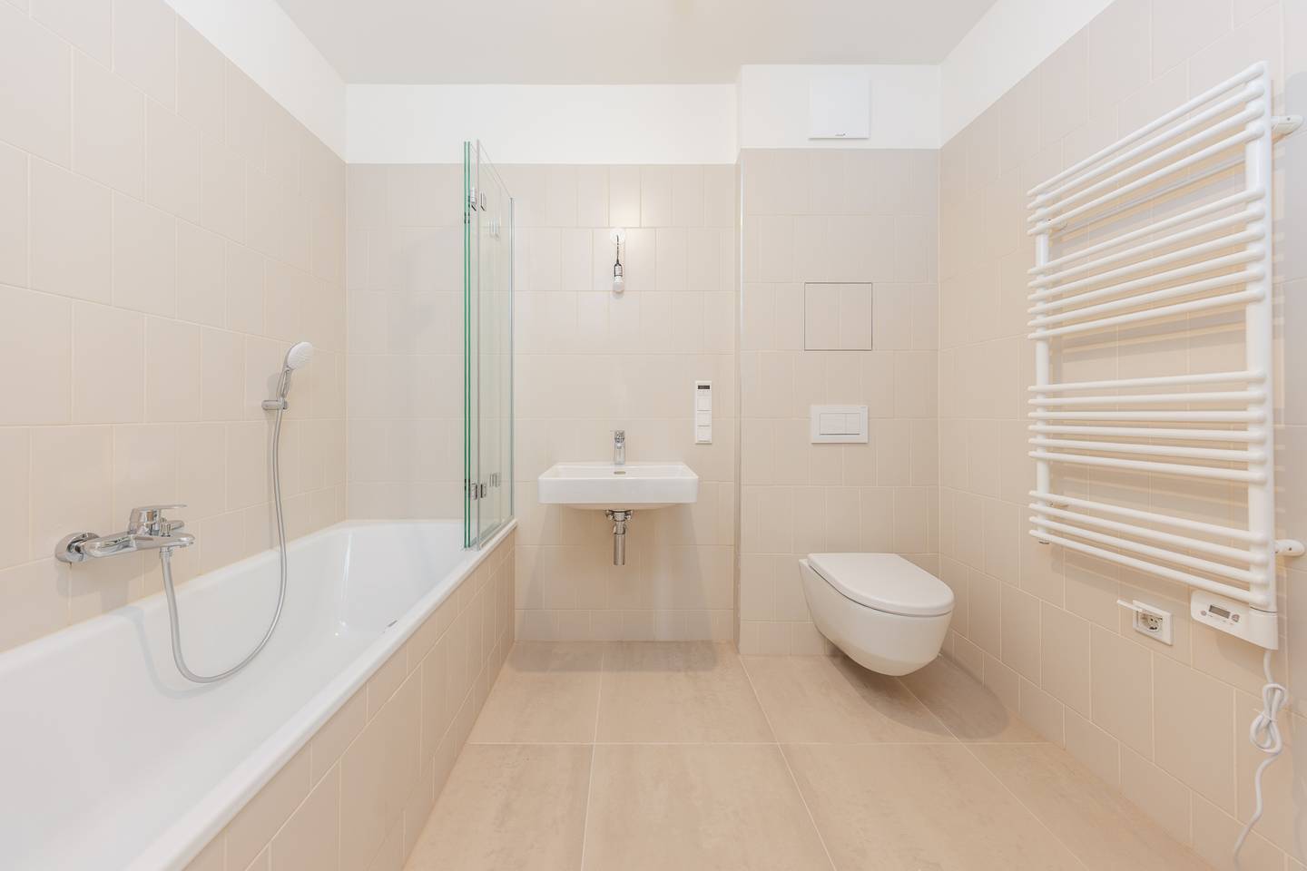 Brand new apartment in a green setting with balcony