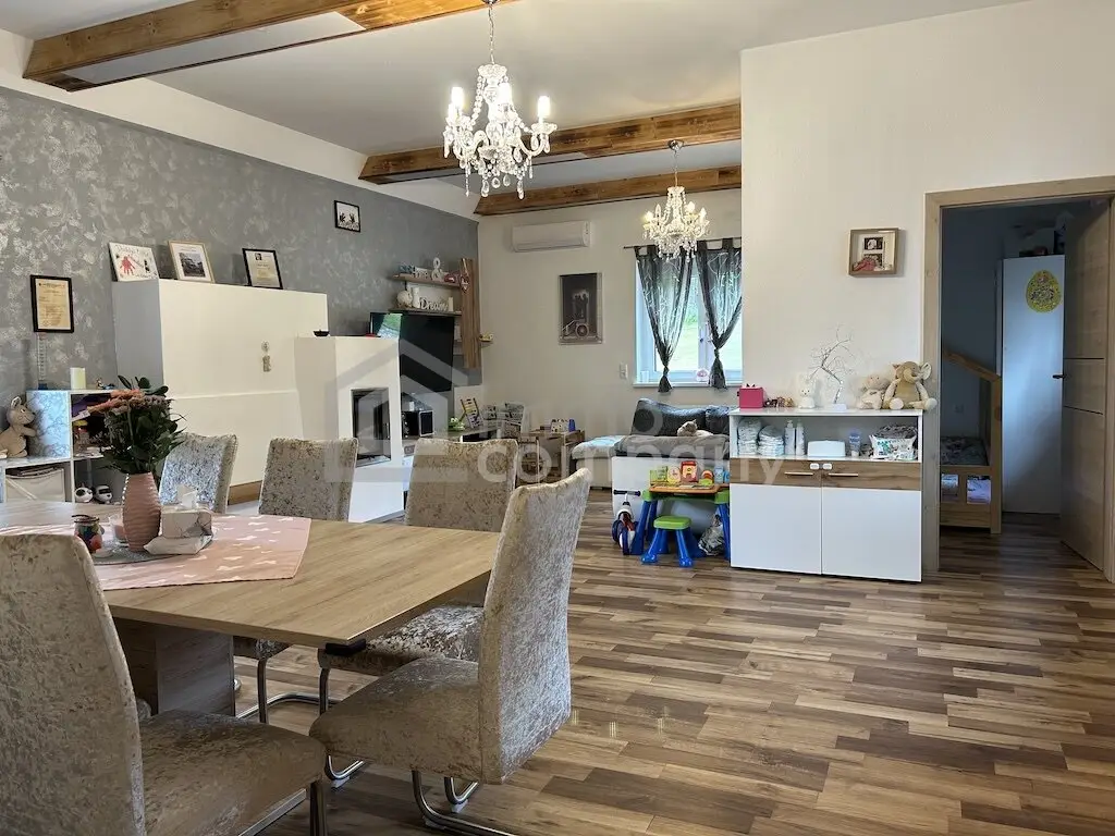 2 houses and 1 guesthouse realize your dream here