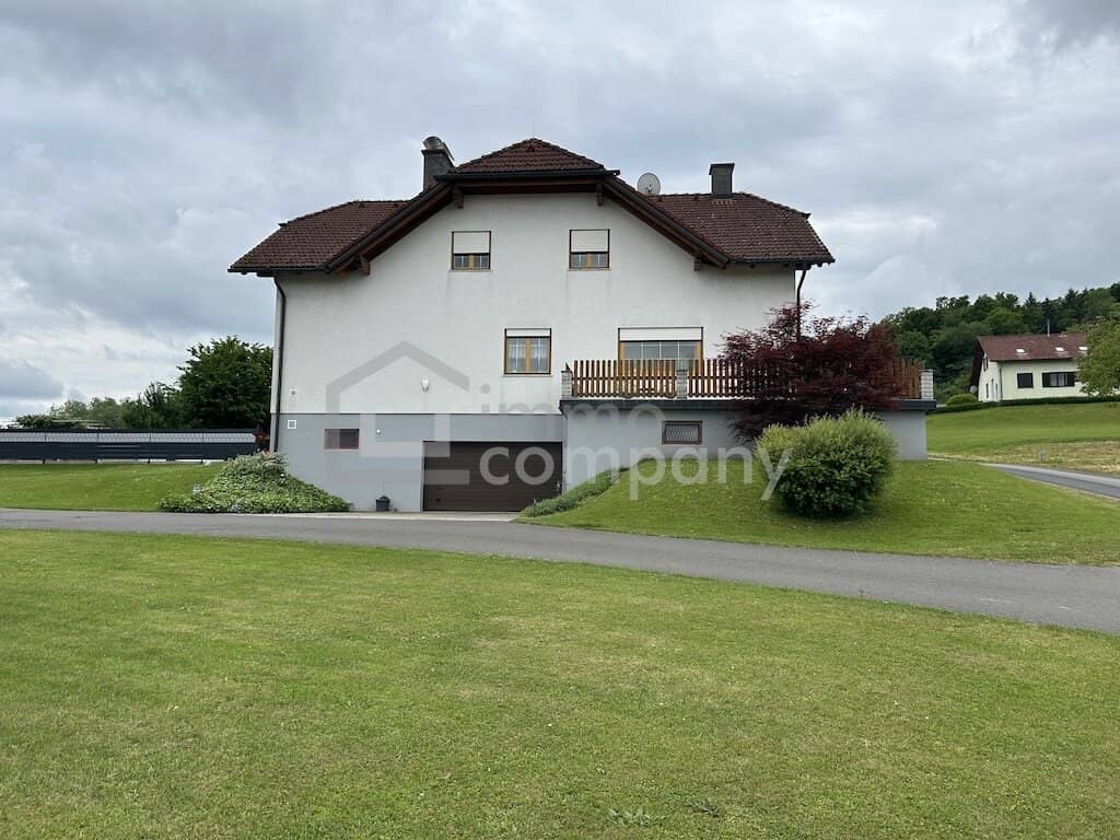 2 houses and 1 guesthouse realize your dream here