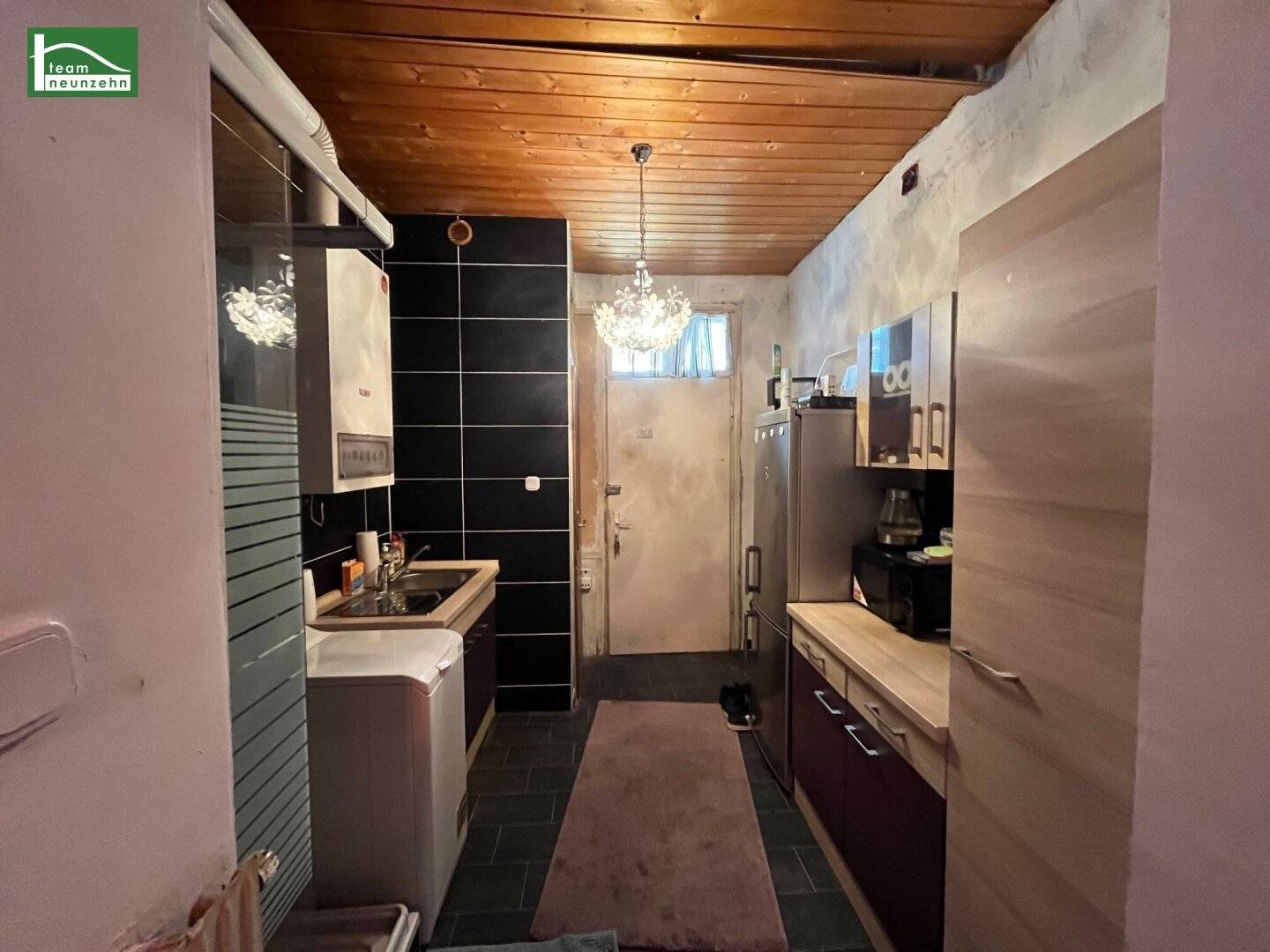 INVESTMENT FOR INVESTORS! OLD BUILDING APARTMENT IN TOP LOCATION! NEAR AKH AND SUBWAY! USED APARTMENT - PERMANENTLY RENTED.