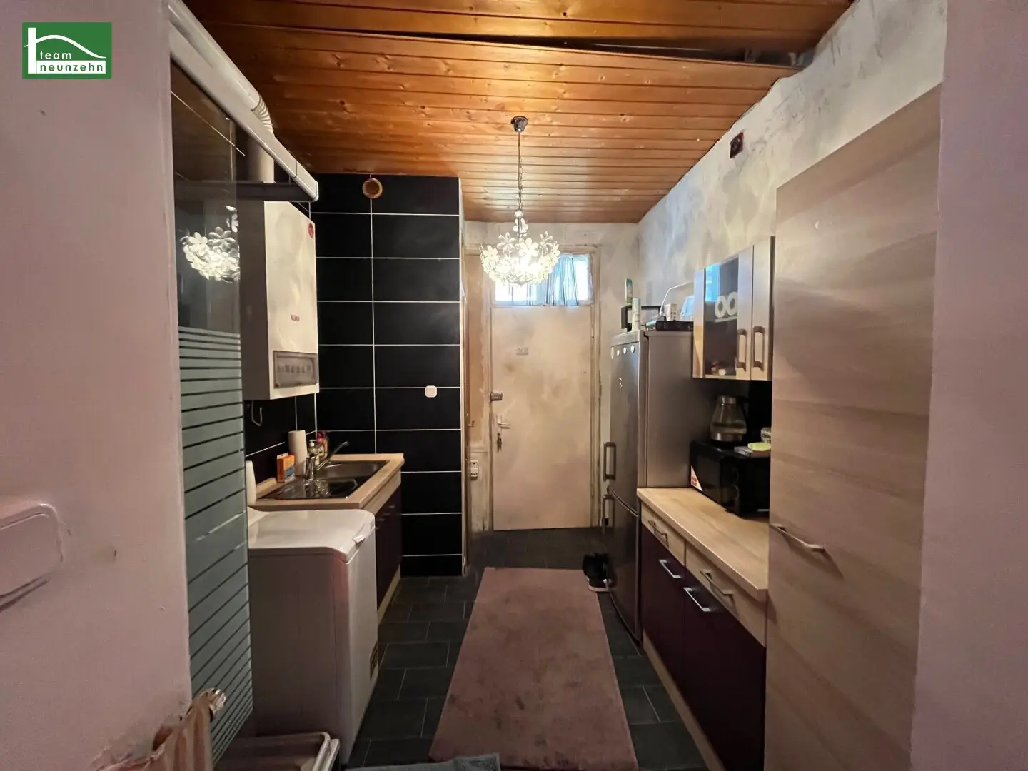 INVESTMENT FOR INVESTORS! OLD BUILDING APARTMENT IN TOP LOCATION! NEAR AKH AND SUBWAY! USED APARTMENT - PERMANENTLY RENTED.