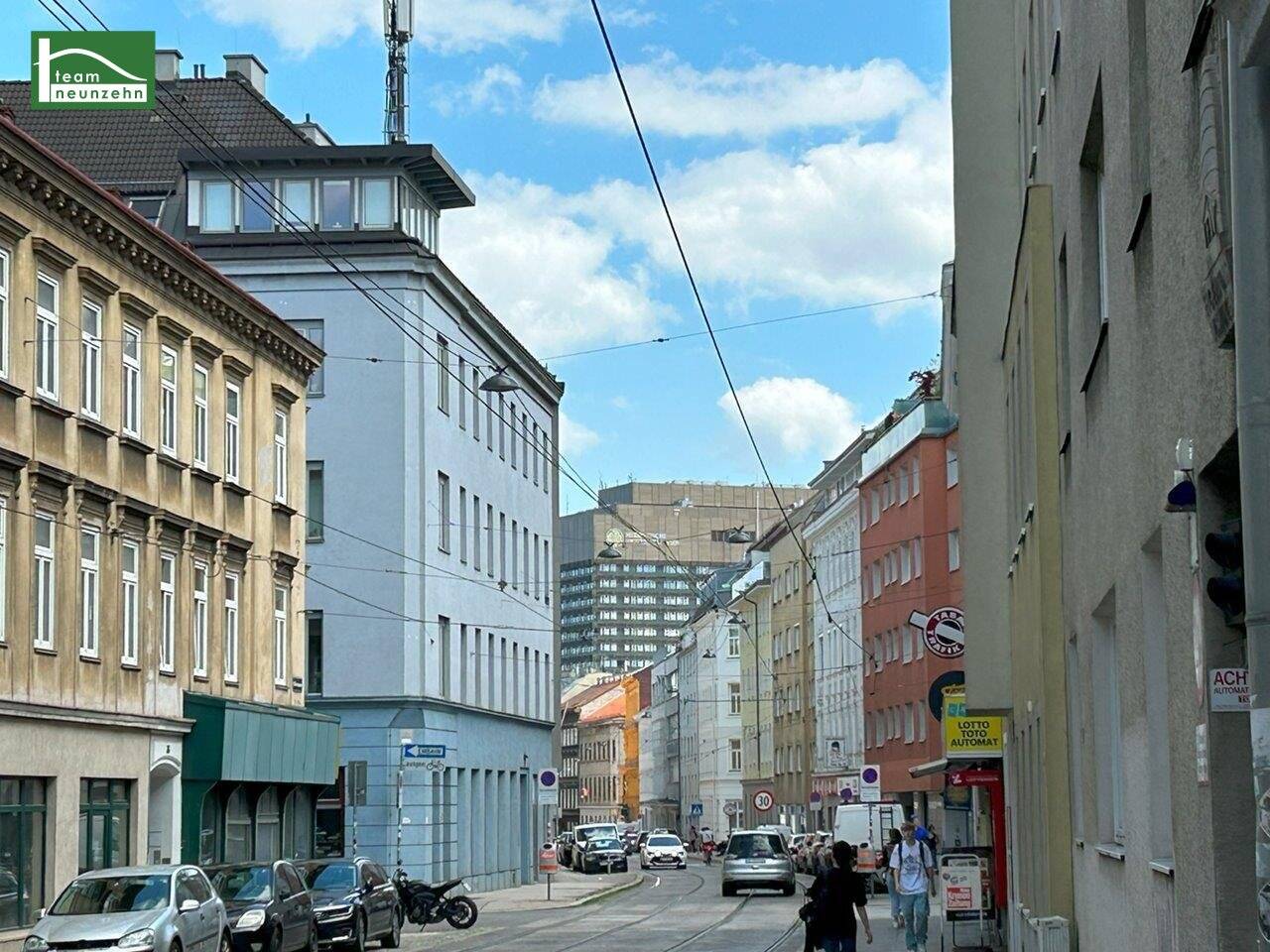 INVESTMENT FOR INVESTORS! OLD BUILDING APARTMENT IN TOP LOCATION! NEAR AKH AND SUBWAY! USED APARTMENT - PERMANENTLY RENTED.