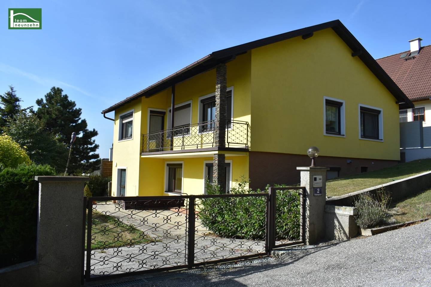 Einfamilienhaus-Fernsicht, Traumlage, 4 Zimmer + ausgebautem Wohnkeller in Großhöflein