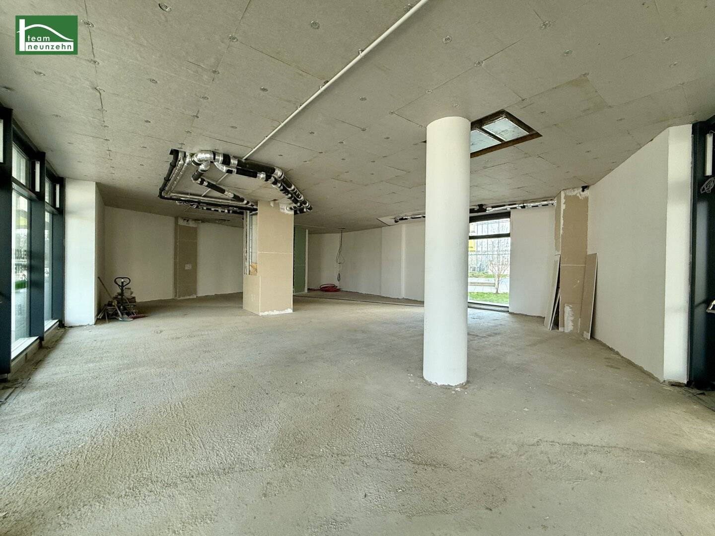 COMMISSION FREE, Versatile commercial space for sale in 1210 Vienna, Various usage concepts feasible!