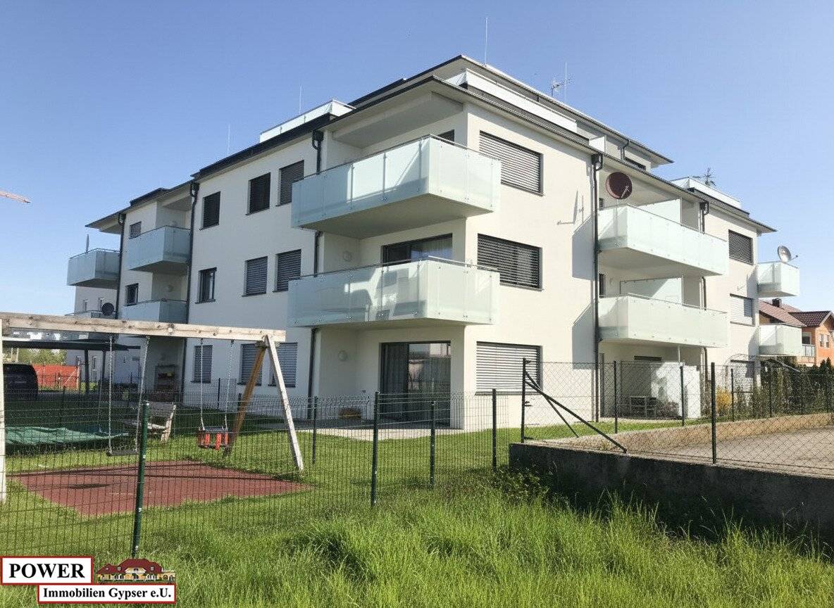 Helle Wohnung mit zwei Balkonen und Lift