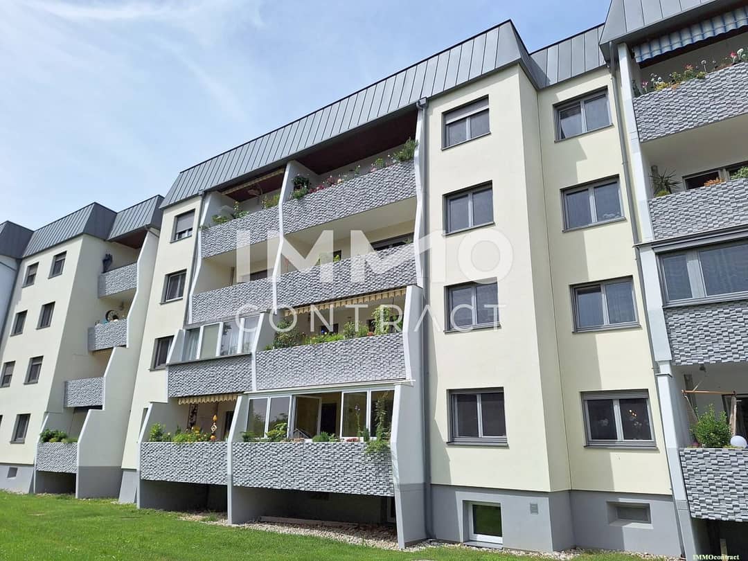 Apartment with loggia and built in kitchen in quiet location