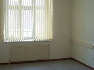 Wohnung bright office on the first floor with a large reception area parking spaces available down to context maybe not ideal wording? but i keep as above? wait