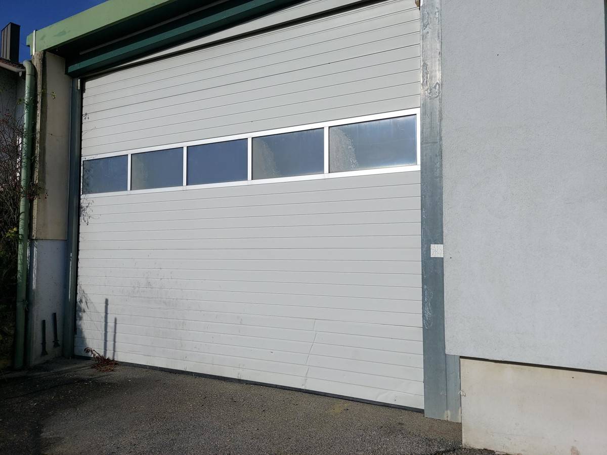Wohnung with office and storage space