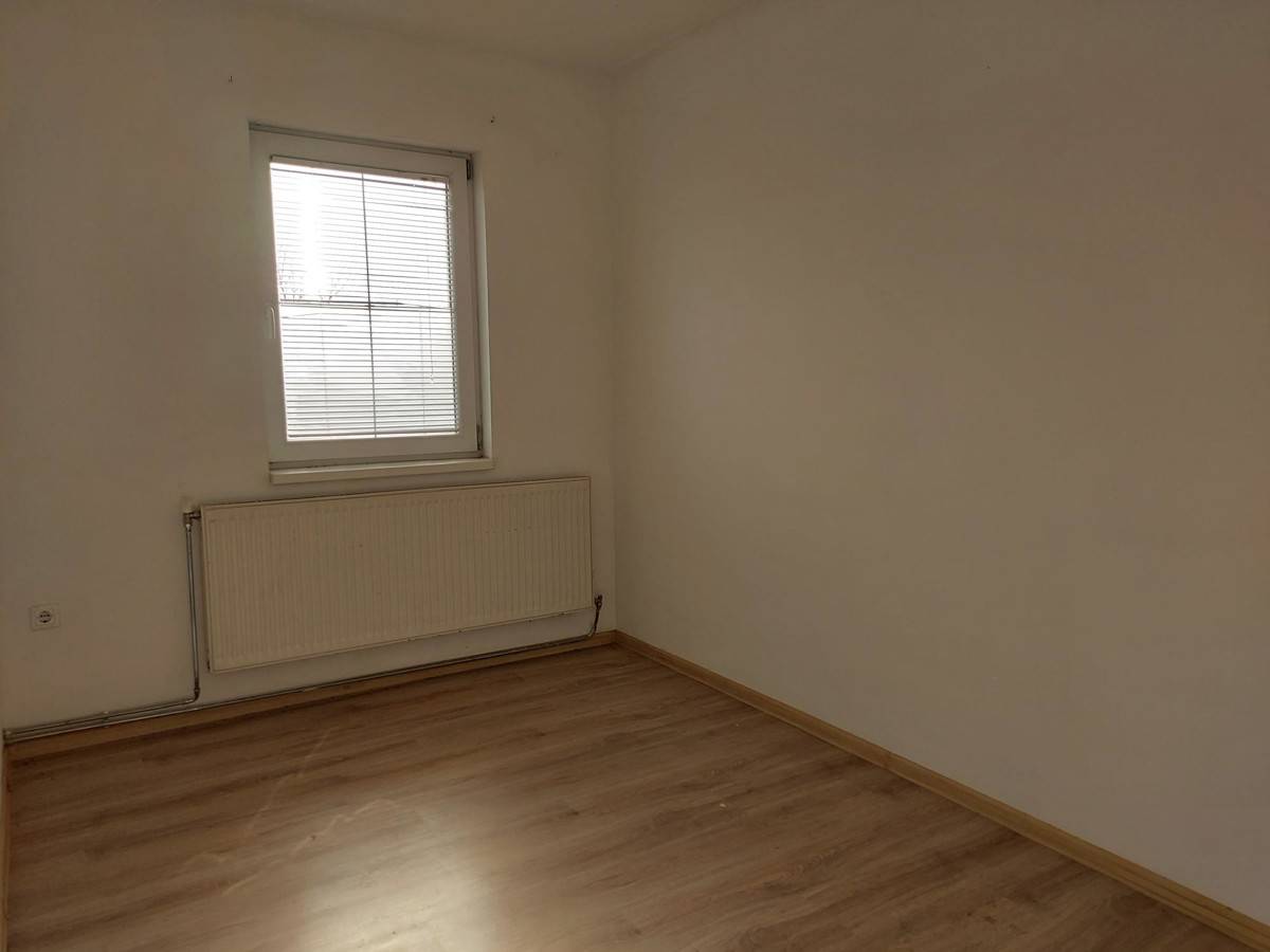 Wohnung with office and storage space