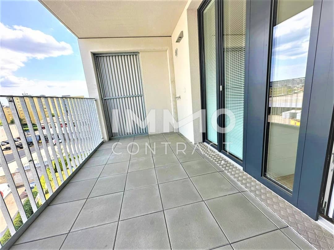 Apartment commission free loggia near the subway
