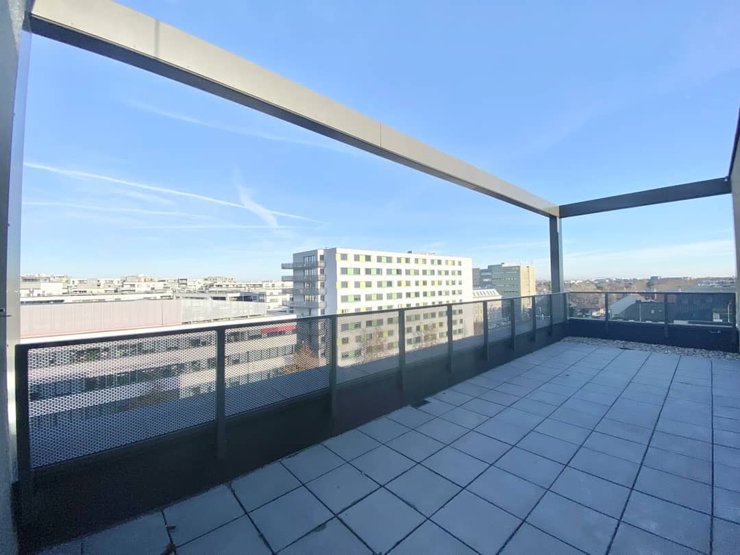 Attic apartment with terrace and wide view