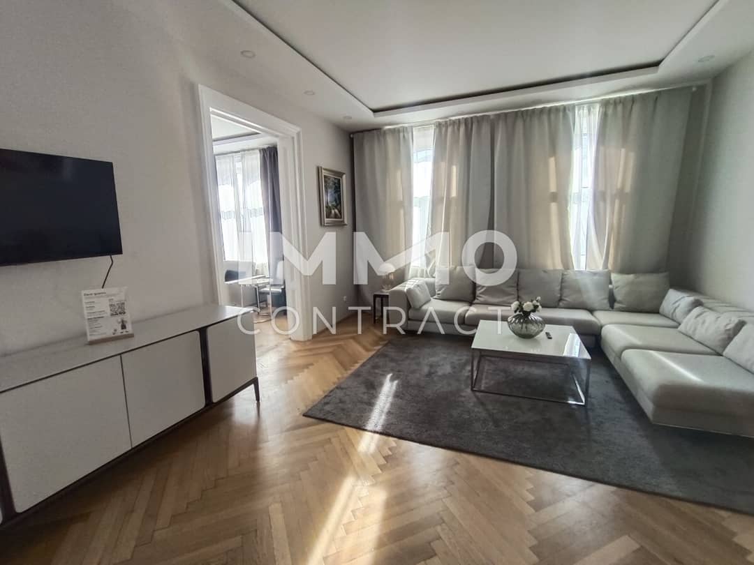 Helle Altbauwohnung nahe AKH mit Balkon