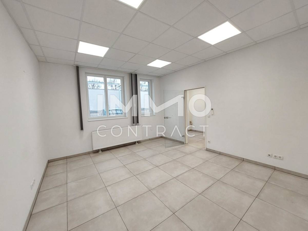 Ground floor office with own entrance and parking
