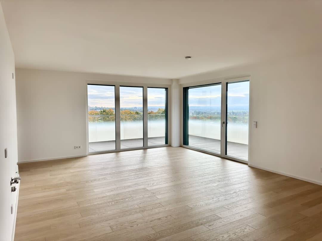 Erstbezug Wohnung mit Balkon nahe U1