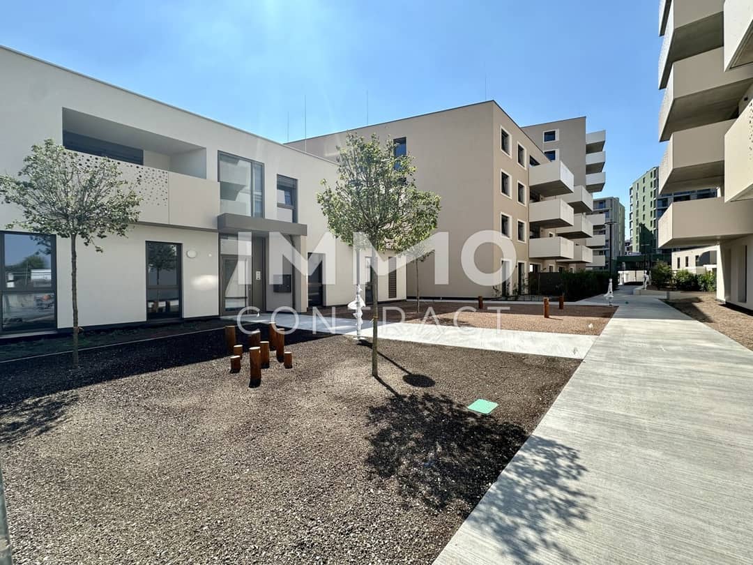 Brand new apartment First Occupancy U2 Access