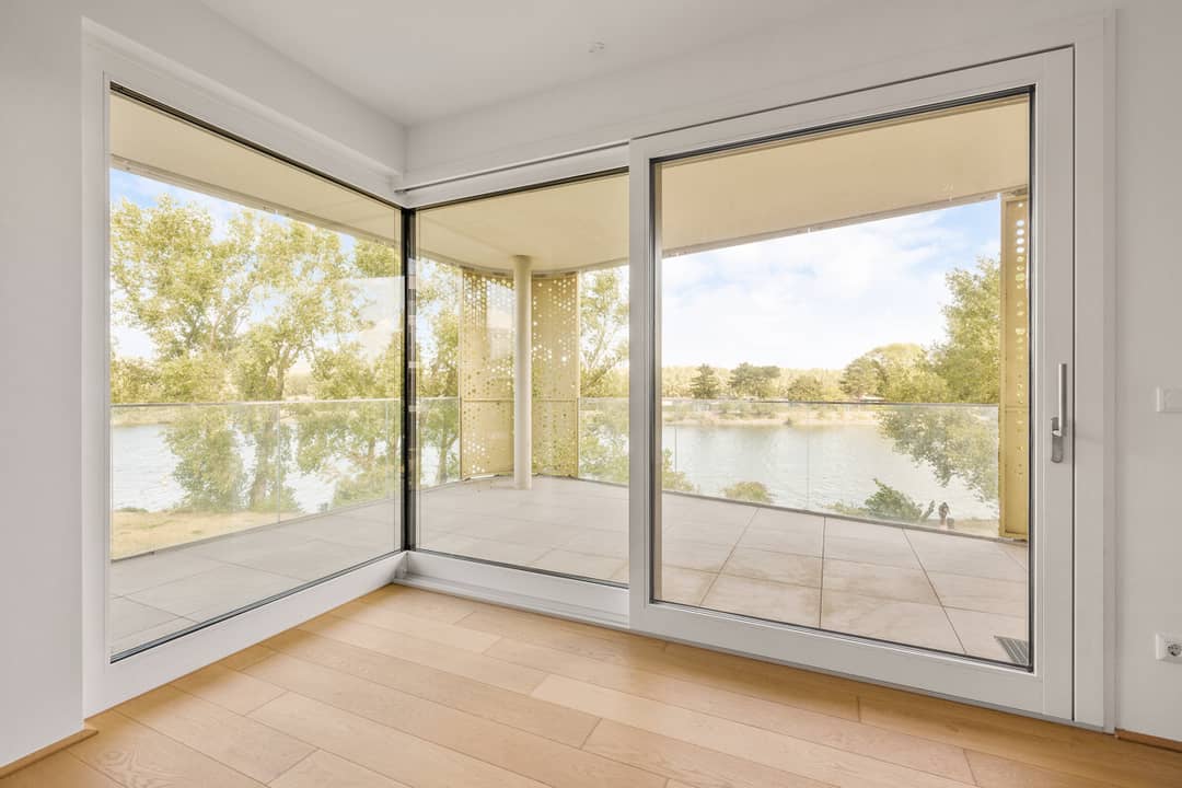 Wohnung am Wasser mit Badesteg und Concierge