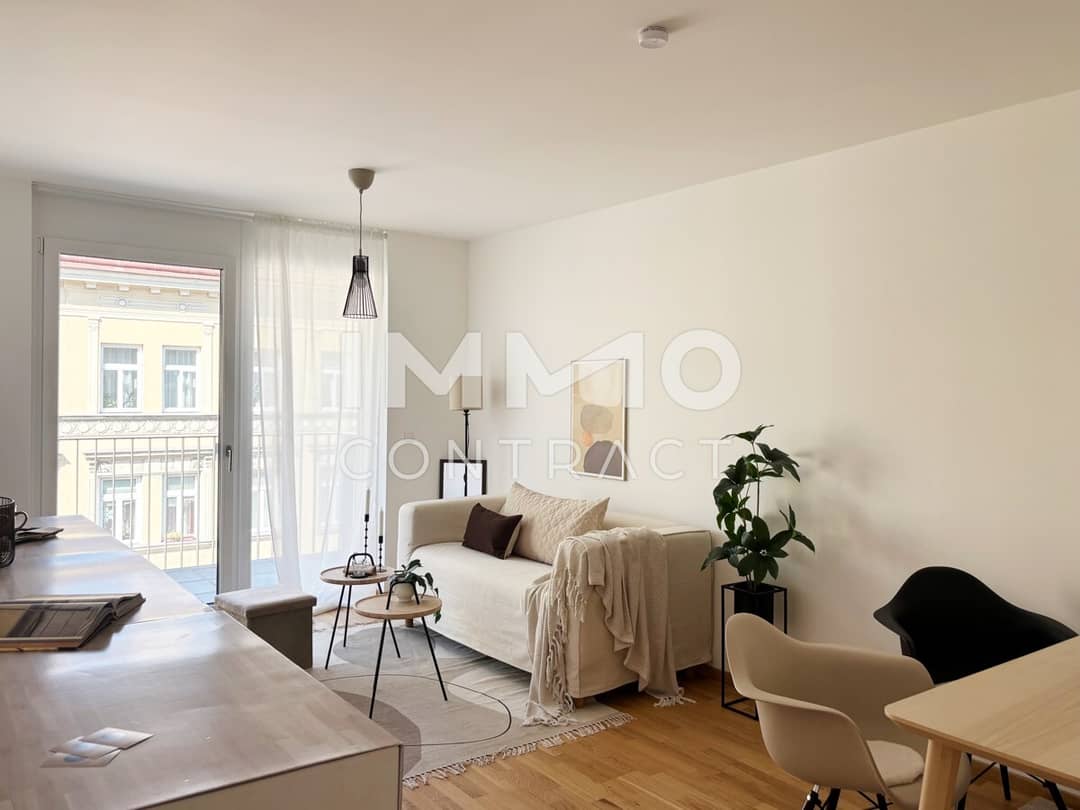 Apartment new build balcony with transport links