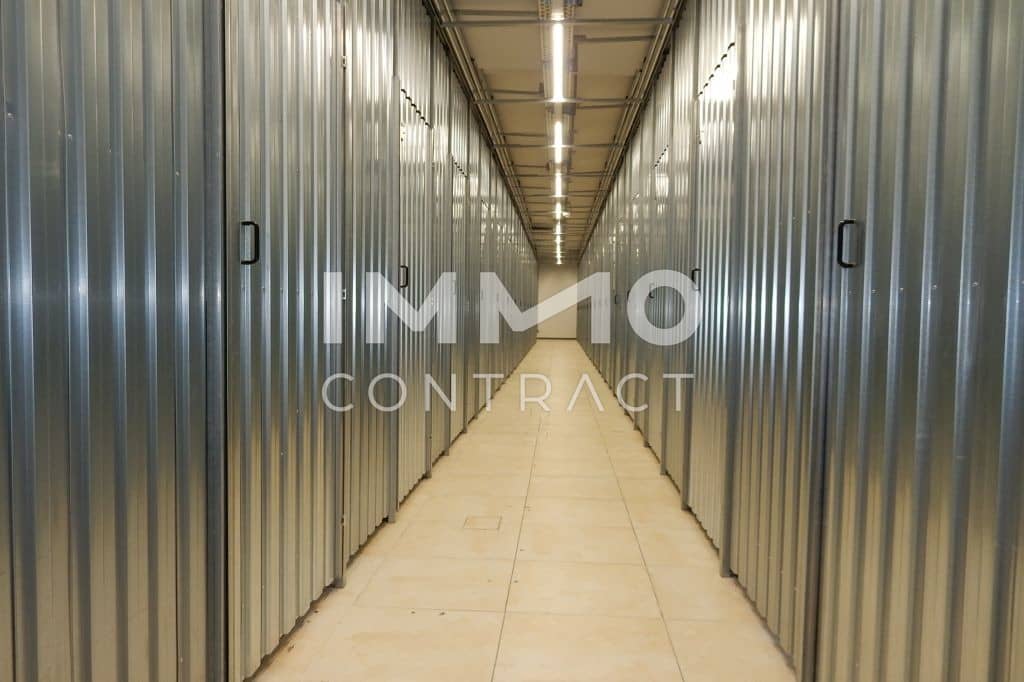 Branchenfrei und Unbefristet,
ca. 470 m² Gewerbefläche und   
ca. 92 m² Büro mit teilw. Wohnwidmung!