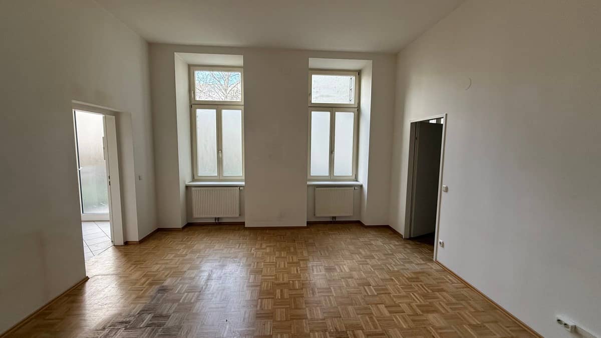 RUHIGES BÜRO IN DER LANDSTRAßER HAUPTSTRAßE