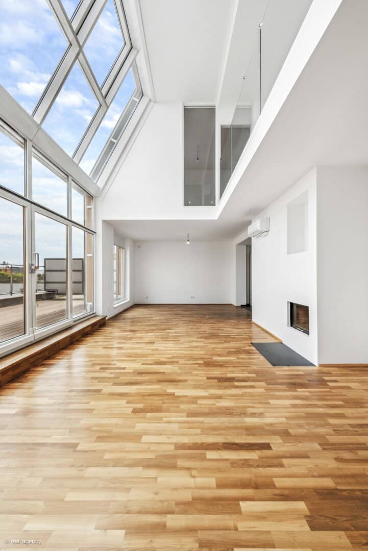 Provision free for the tenant Exclusive top floor office with terrace, conservatory and wellness near Hohe Warte