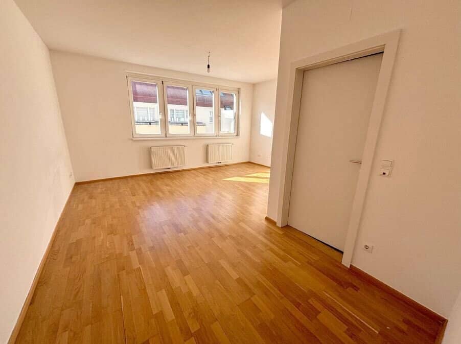 Studio apartment! Top floor apartment near U3 Kardinal Nagel Platz
