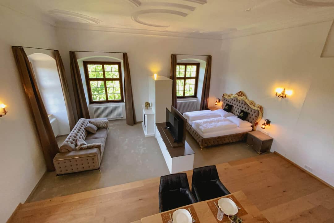 Wohnung im Barockschloss Iris Anlegerwohnung